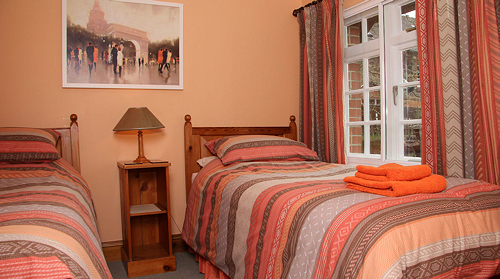 Twin room.